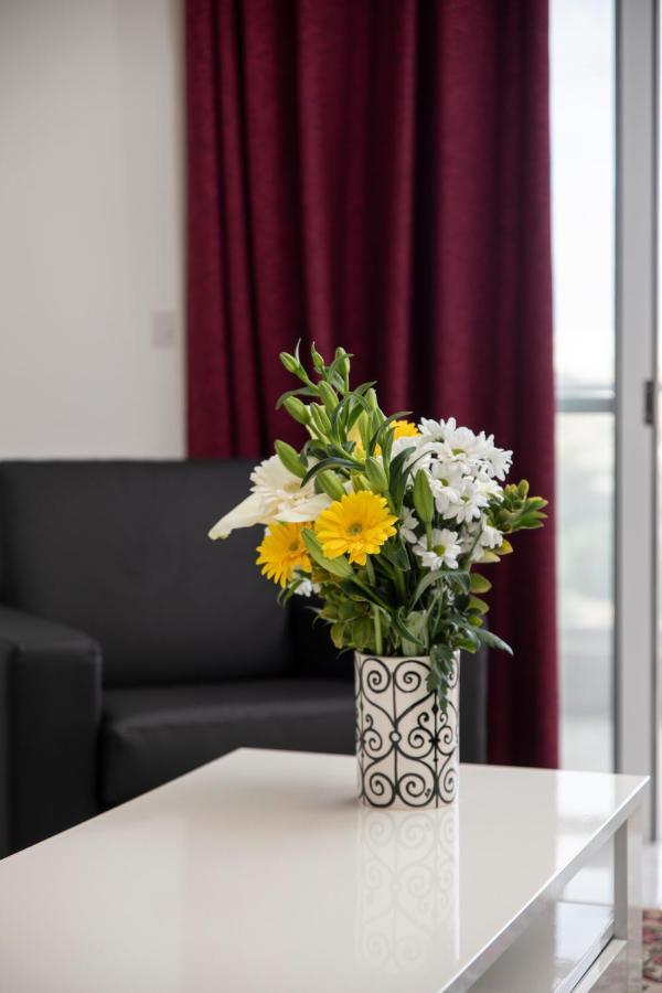 Sea View Apartment 2 Bedrooms 2 Bathrooms, 2 Minutes Away From The Sea Сент Джулианс Экстерьер фото